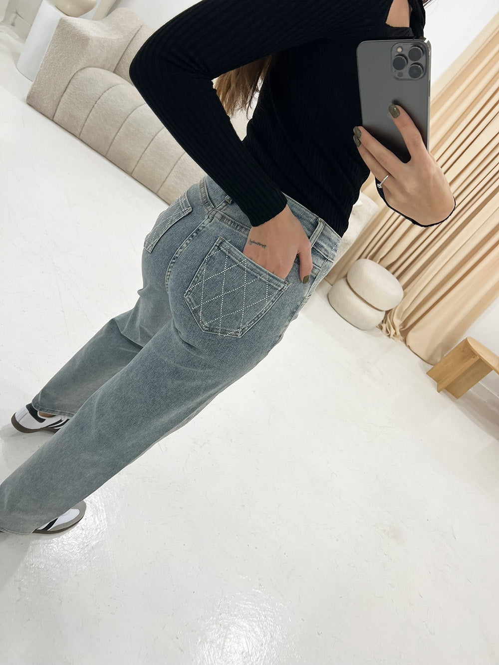EMBELLISHED DIAMANTE STRAIGHT LEG JEANS - Angeleene