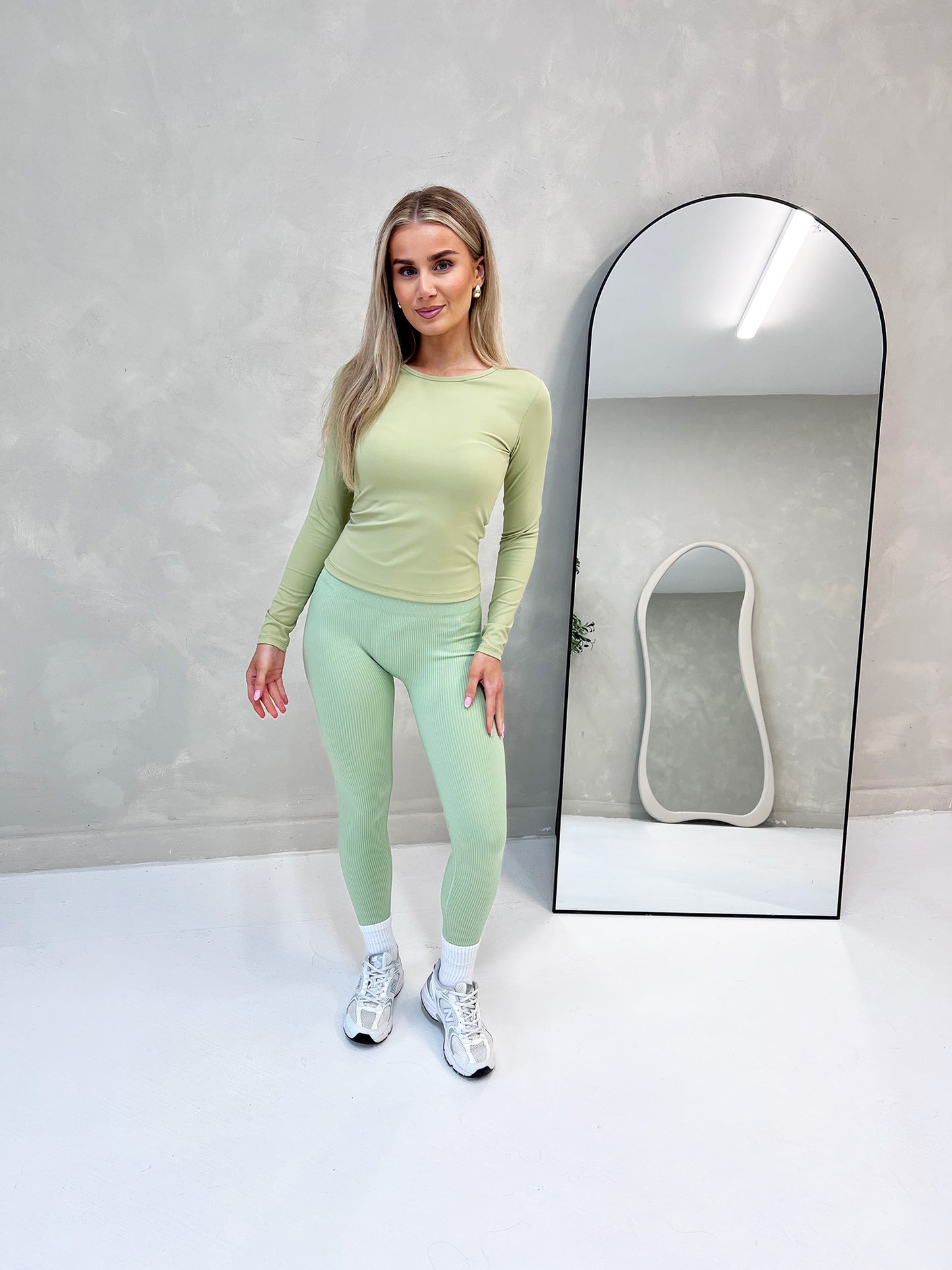 HIGH WAIST RIBBED LEGGINGS IN GREEN - Angeleene