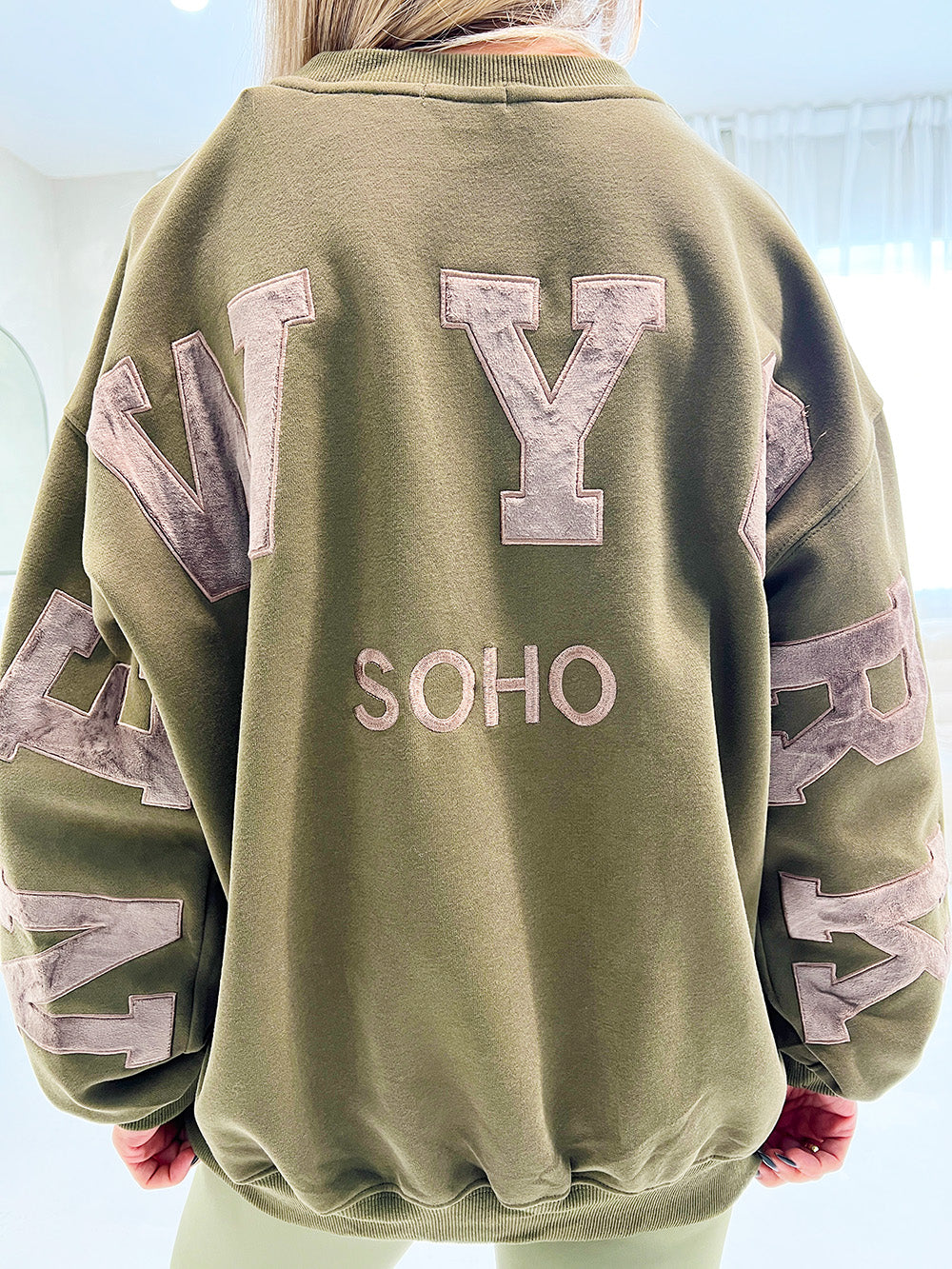 KHAKI NEW YORK EMBOSED SWEATSHIRT