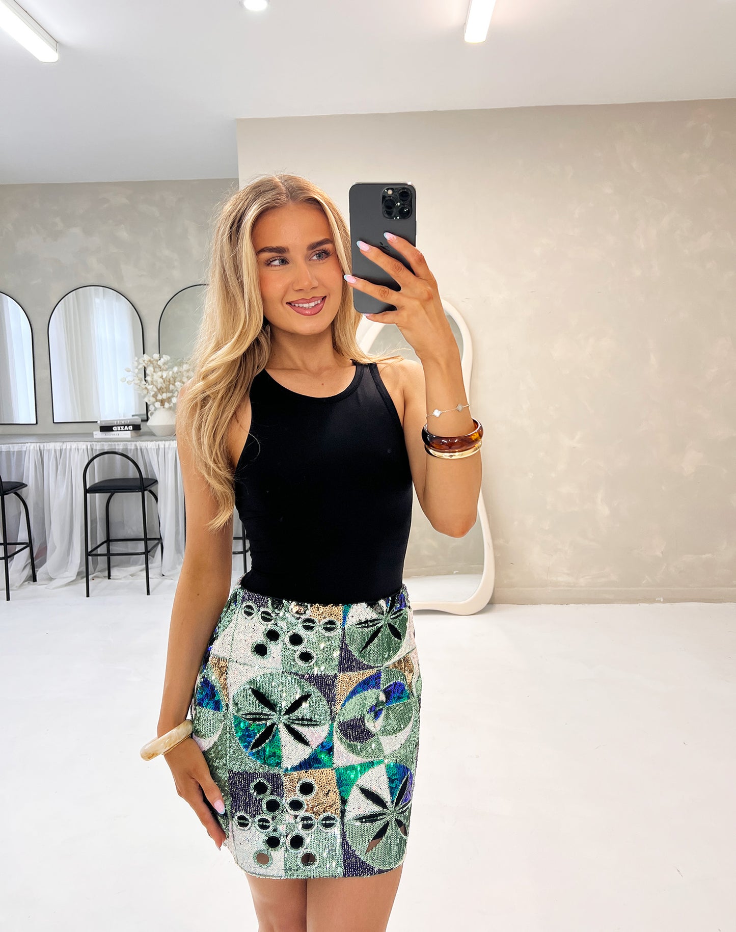 SEQUIN PRINT MINI SKIRT IN GREEN