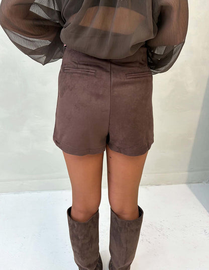 SUEDE SKORT IN CHOCOLATE