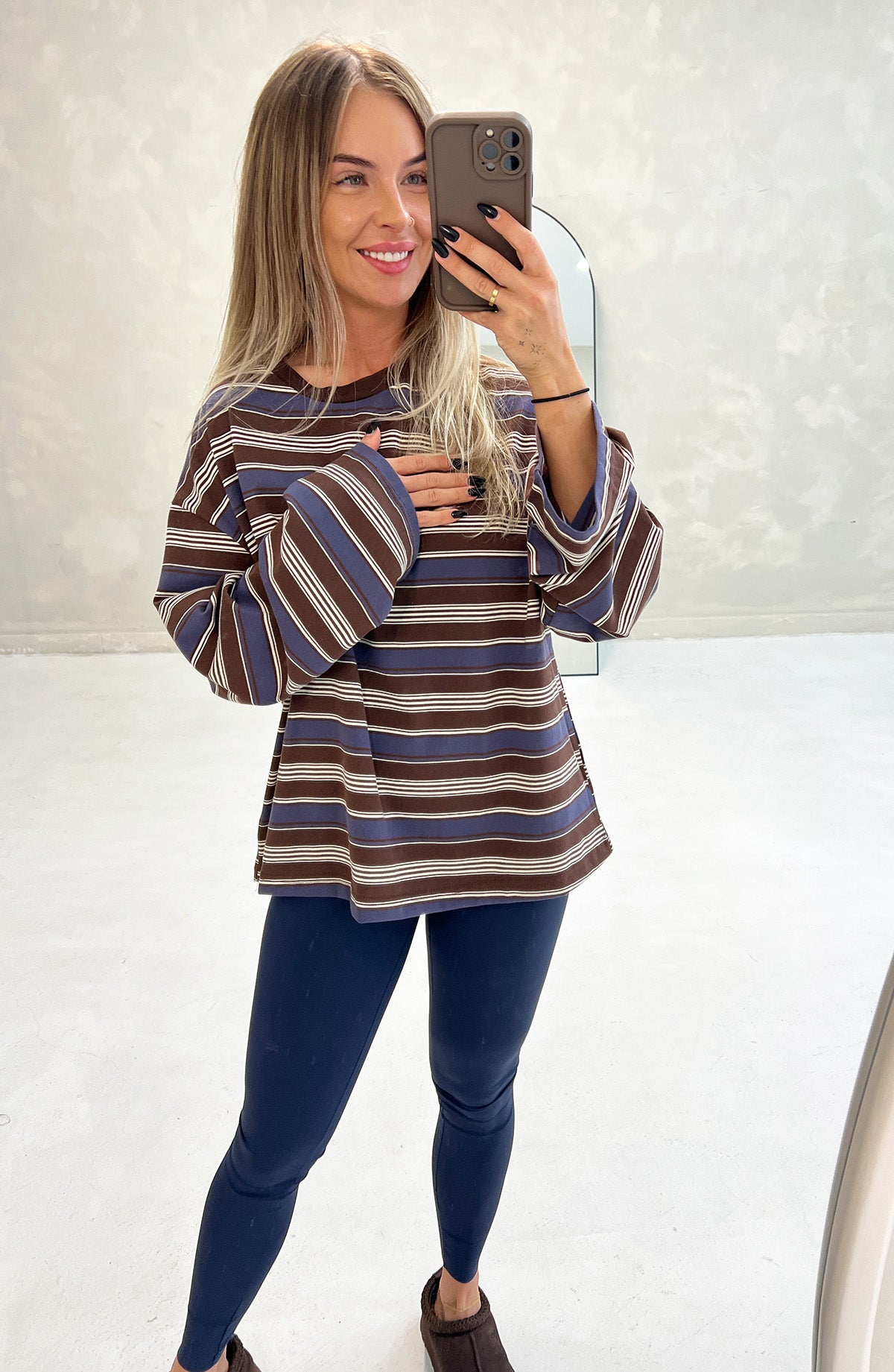 WIDE STRIPES CREW NECK TOP IN NAVY