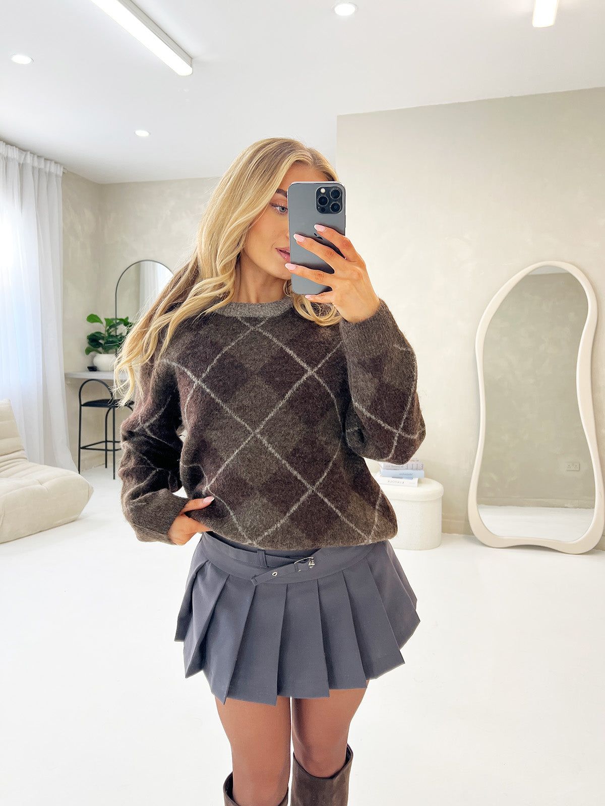 ARGYLE CREW NECK KNIT JUMPER IN BROWN - Angeleene