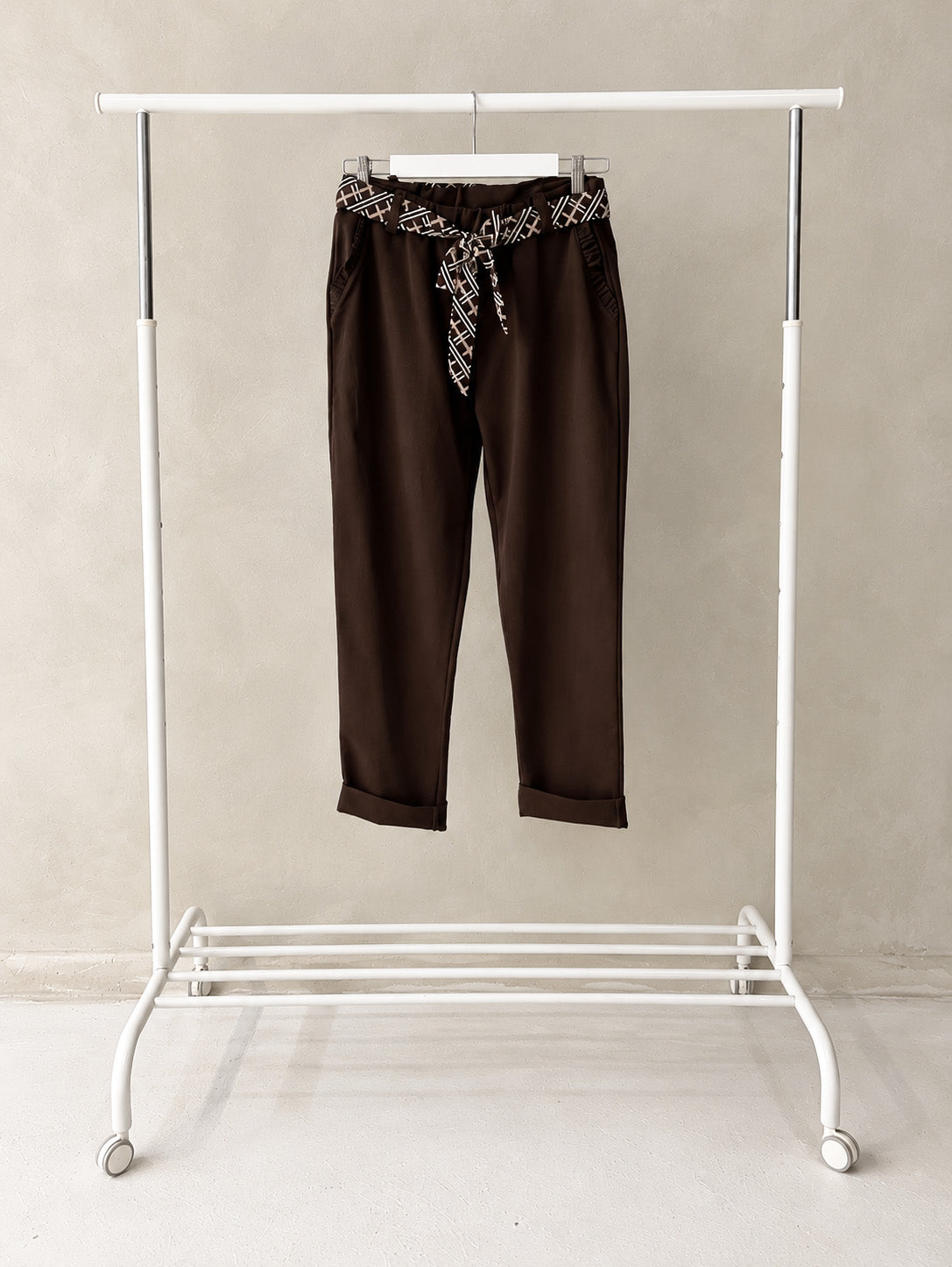 TIE WAIST TROUSERS IN CHOCOLATE