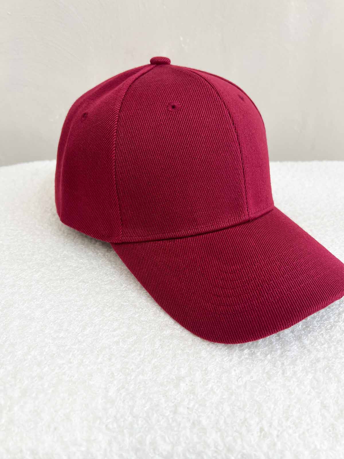 PLAIN BASEBALL CAP IN BURGUNDY - Angeleene