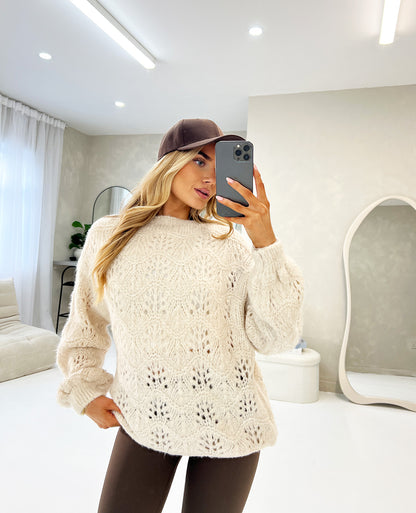BEIGE OVERSIZED KNITTED JUMPER - Angeleene