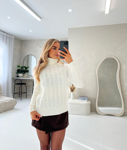 HIGH NECK CABLE KNIT TOP IN WHITE - Angeleene