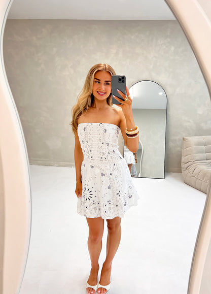 CHEESECLOTH PAISLEY PRINT BANDEAU PLAYSUIT IN WHITE