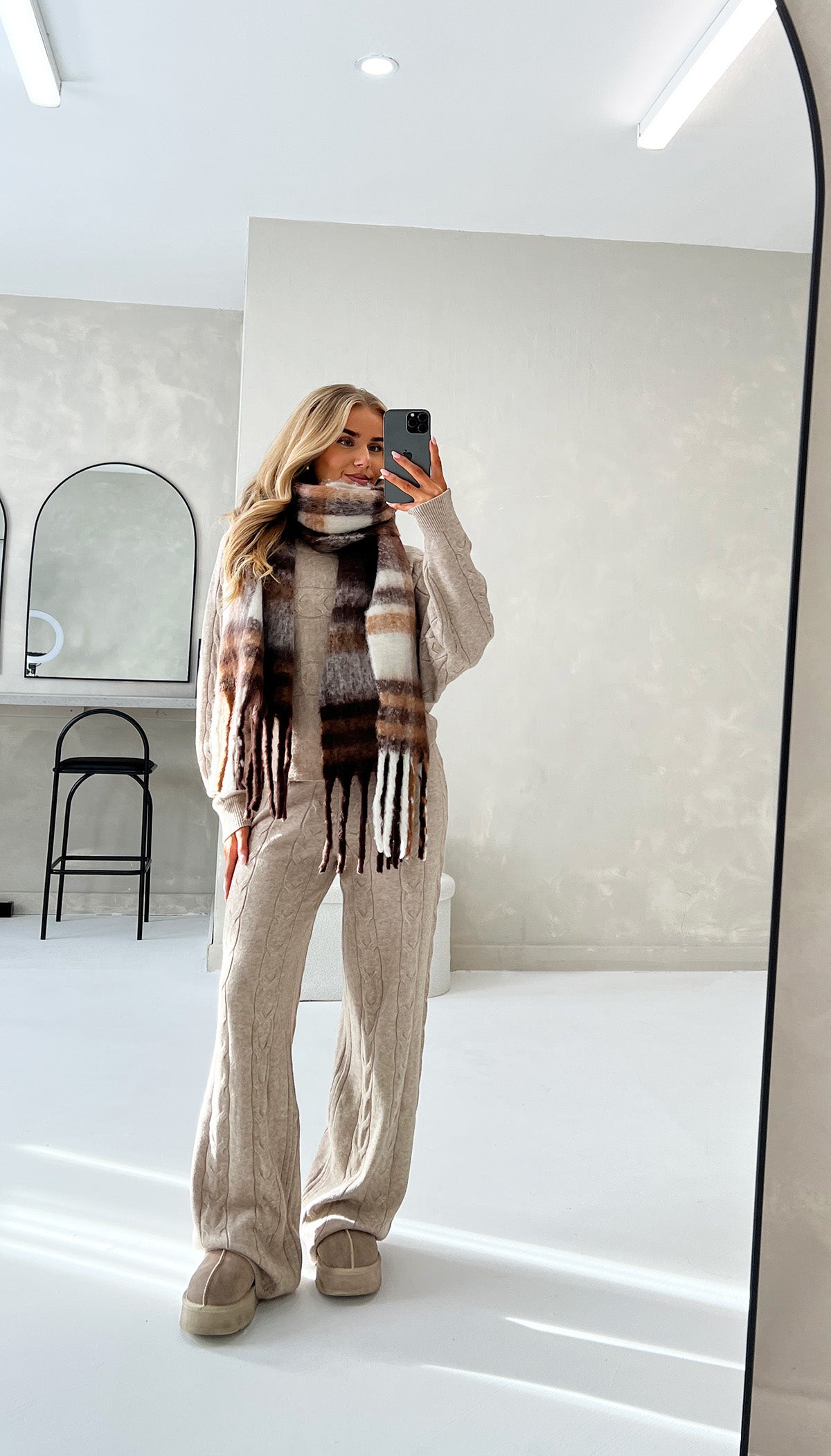 CHECKED HEAVYWEIGHT SCARF IN BROWN - Angeleene